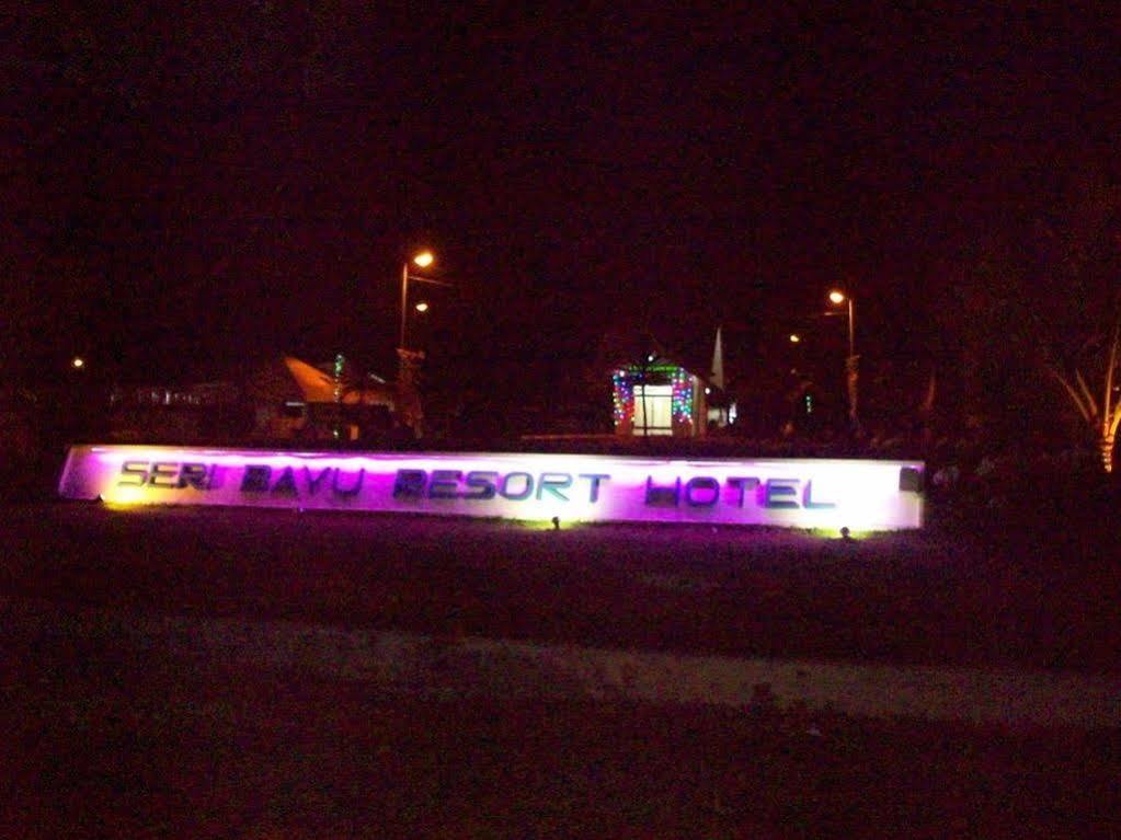 Seri Bayu Resort Hotel Sungai Pelek Exteriör bild